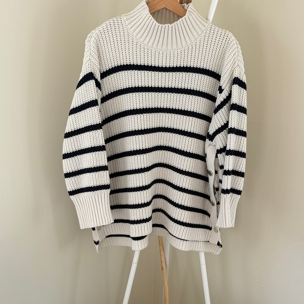 Cozy Striped Turtleneck Sweater - Cream & Black